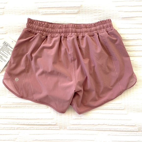NWT Lululemon Hotty Hit short 4” inseam. Size 6 - Picture 2 of 3